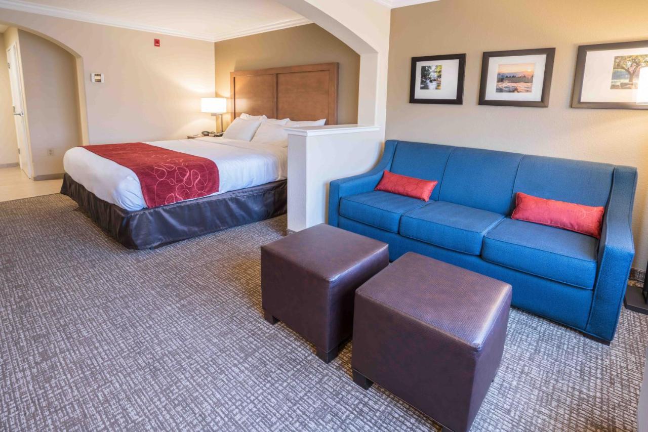 Comfort Suites Fresno River Park Extérieur photo