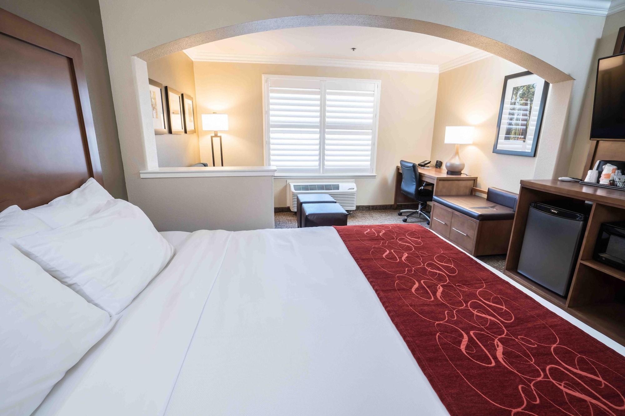 Comfort Suites Fresno River Park Extérieur photo